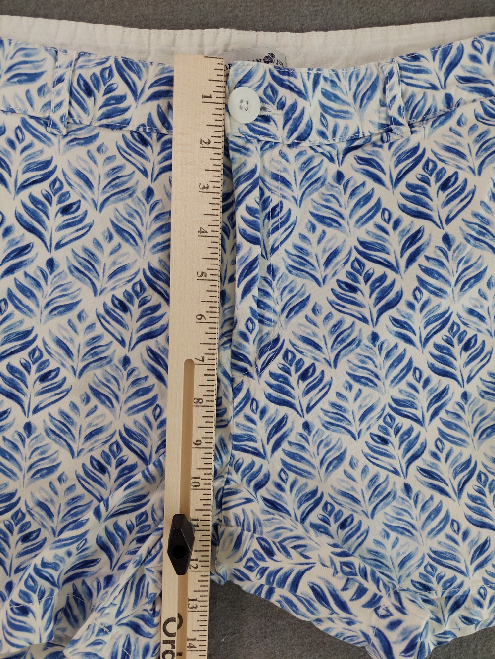Caribbean Joe Blue & White Leaf Print Tropical Cotton Blend Shorts Size 12 - Picture 5 of 10